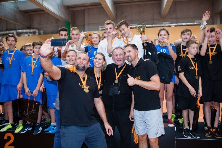 Drugie miejsce SKS Jedynka Wodzisław Śląski w Turnieju Klubów Sportowych Orange, Kluby Sportowe Orange
